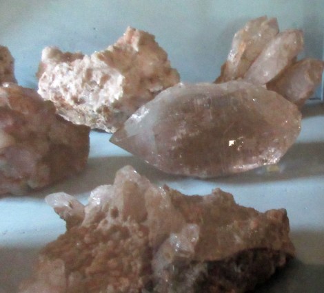 12 Collection de minéraux