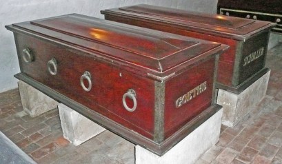 8 Cercueils Goethe et Schiller.jpg