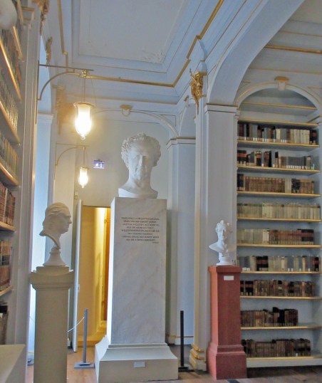 9 Buste monumental Goethe.jpg