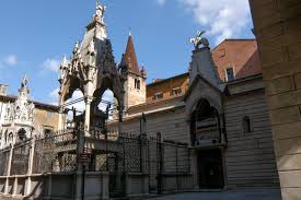 tombeaux scaligeri G